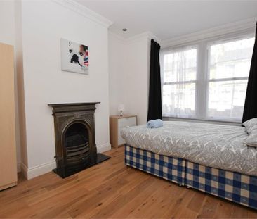 1 bedroom in a house share to rent - Photo 3