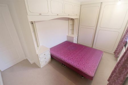 2 Bedroom House - Semi-Detached To Let - Photo 2