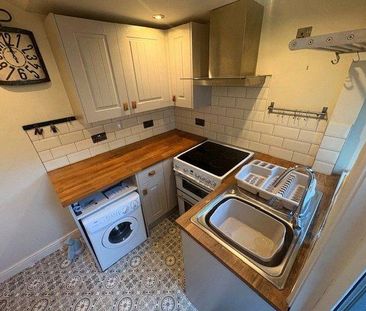 2 bedroom terraced house to rent - Photo 4