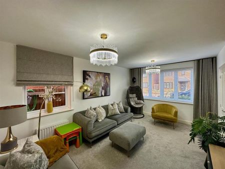 4 bedroom detached house to rent - Photo 4