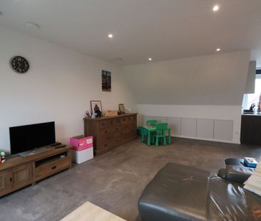 Gerenoveerd duplex-appartement met 3 slaapkamers, terras en autosta... - Foto 1