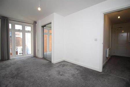 2 bedroom flat to rent - Photo 3