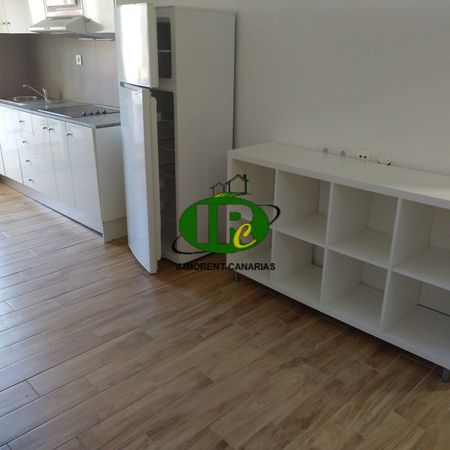 2 bedroom apartment with balcony on the 1st floor for rent in El Tablero - Photo 2