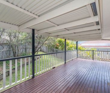 Fantastic space inside and out with fresh paint and new floors - Photo 2