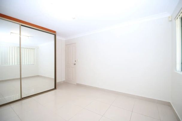 “Freshly Painted 2 bedroom unit” - Photo 1