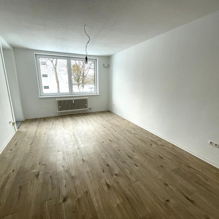 Charmante 2-Zimmer-Etagenwohnung in Wolfsburg  naturnah und modernisiert - Photo 1