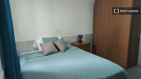 valencia, Valencian Community 46011 - Photo 2