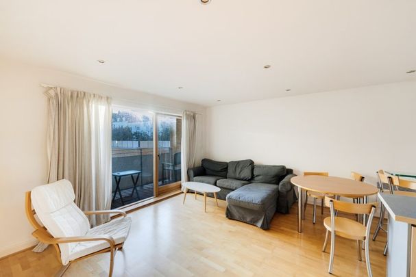 1 Bed Flat - Photo 1