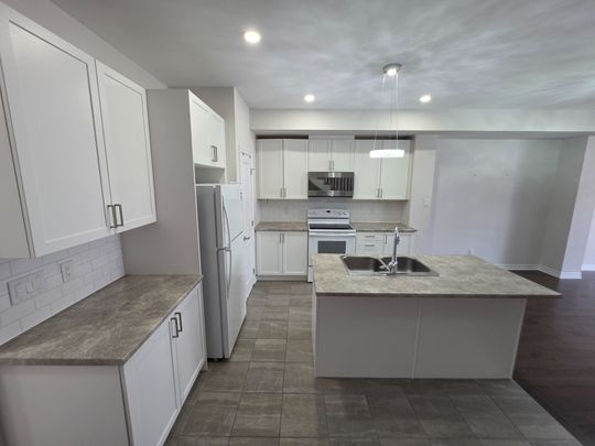For Lease - 320 Grackle Street, Blossom Park - Airport and Area, Ontario - Photo 1