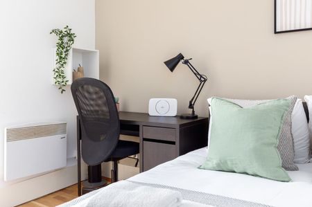 1 Bed Flat, Leinster Gardens, W2 - Photo 3