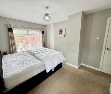 7 Iverna Close, Belfast, BT12 5QQ - Photo 4