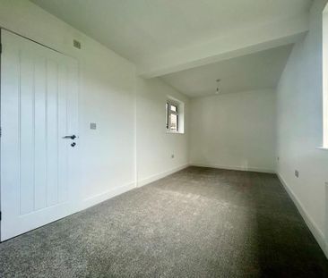 4 bedroom detached bungalow to rent - Photo 1