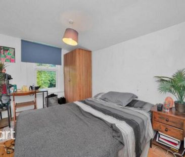 6 bedroom terraced house to rent - Photo 5