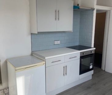 1 Bed Flat, Leeds, LS12 - Photo 5