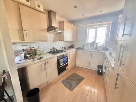 2 bedroom flat to rent - Photo 5