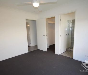 Modern 4 Bedroom Family Home - Photo 5