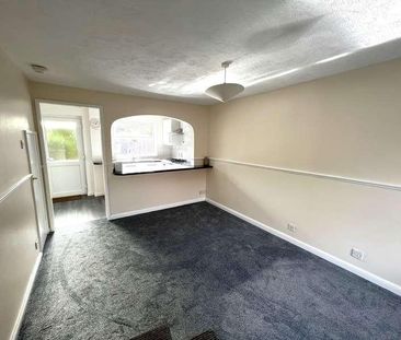 Shard Close, East Hunsbury, Northampton, NN4 - Photo 2