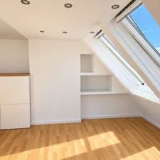 Exklusive 4-Zimmer Dachgeschosswohnung mit 4 Terrassen & Garage in 1200 Wien - Photo 3