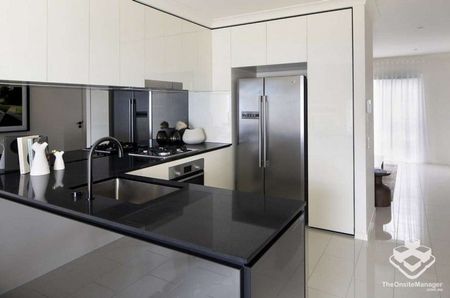 Modern Architecture Townhome in Prime Everton Hills Location - Photo 5