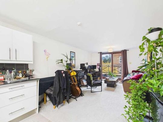 Onega Gate, Surrey Quays, SE16 - Photo 1