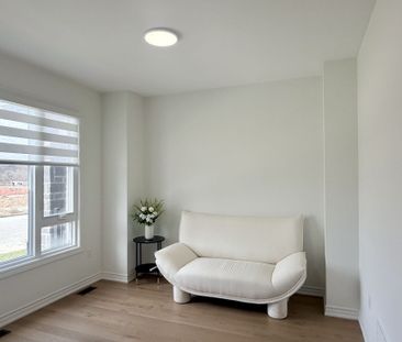 For Lease - 1134 Wheat Boom Drive, Oakville, Ontario - Photo 2