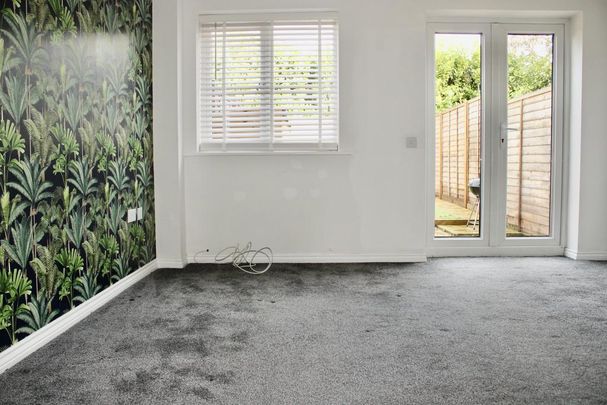 2 bedroom end of terrace house to rent - Photo 1