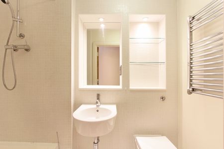 Studio Flat, Great Suffolk Street, SE1 - Photo 5