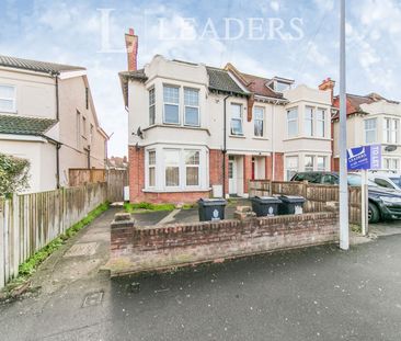 studio to rent Vista Road, Close to Station - Photo 2