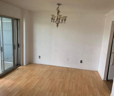 2 CH - 1 SDB - Côte Saint-Luc - $1,695 /mo - Photo 1