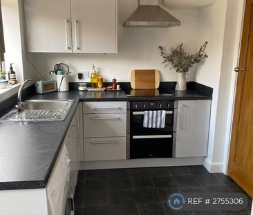 3 bedroom semi-detached house to rent - Photo 4