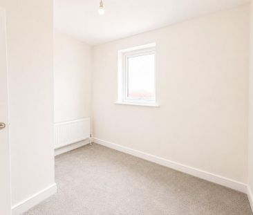 4 bedroom detached house to rent - Photo 3