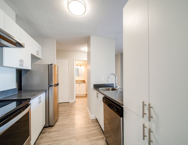 York Tower | 10030 114 Street, Edmonton - Photo 1