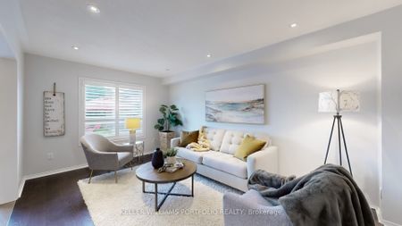 For Lease - 773 Miller Park Avenue, Bradford West Gwillimbury, Ontario - Photo 3