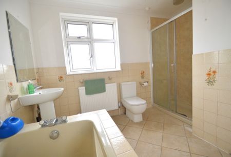 5 bedroom Semi-detached house to rent - Photo 5