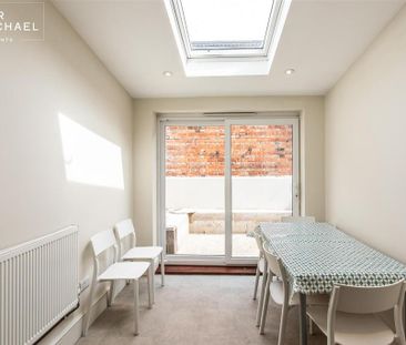 6 bedroom terraced house to rent - Photo 1