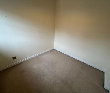 3 bedroom mews to rent - Photo 5
