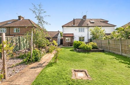 3 bedroom semi-detached house to rent - Photo 5