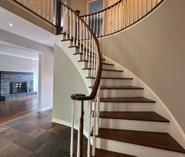 For Lease - 9 Chadburn Crescent, Aurora, Ontario - Photo 1