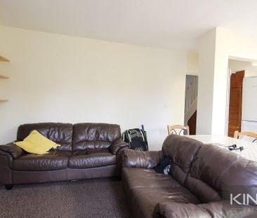 4 bedroom semi-detached house to rent - Photo 1