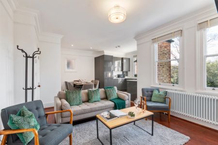 3 Bed, Apartment - Photo 3