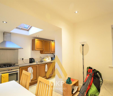 4 bedroom semi-detached house to rent - Photo 2