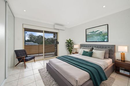 RARE OPPORTUNITY – 3-BEDROOM UNIT IN PRIME POSITION - Photo 3