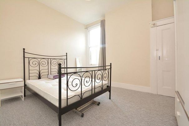 3 bedroom flat to rent - Photo 1
