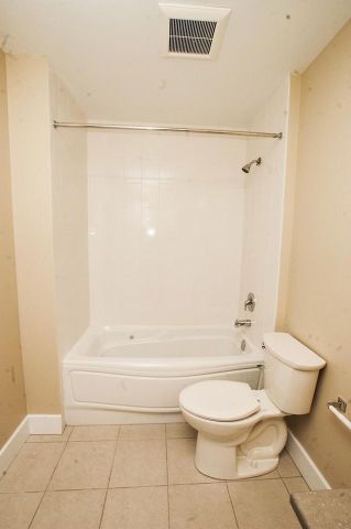 149 Main Street West apartment — Hamilton, ON (1-Bedroom) - 1 Bedroom - Photo 5