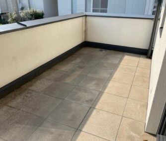 Moderne, hochwertig ausgestattete 2 Zimmer Wohnung mit Balkon und P... - Photo 2