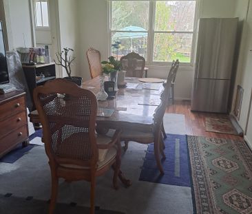 Blackburn North - Photo 1