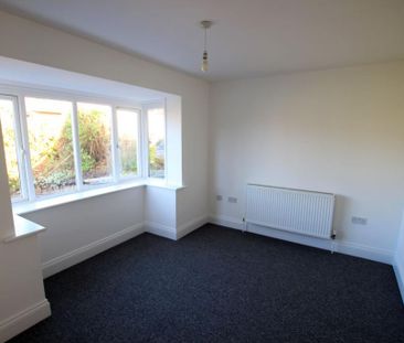 2 bedroom detached bungalow to rent - Photo 3