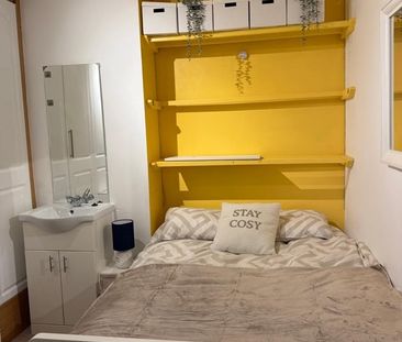Room in a Shared House, Warwick Road, B27 - Photo 4