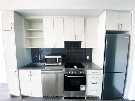 For Lease - 50 George Butchart Drive Unit# 513, Toronto, Ontario - Photo 5