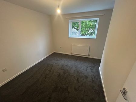 PETERBOROUGH - Photo 3